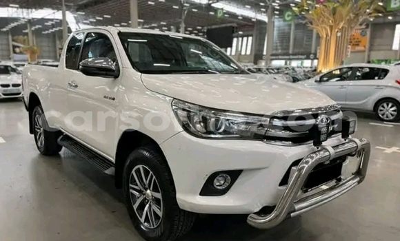 اشتري مستعمل Toyota Hilux White سيارة في Maseru في Maseru اشتري مستعمل Toyota Hilux White سيارة في Maseru في Maseru