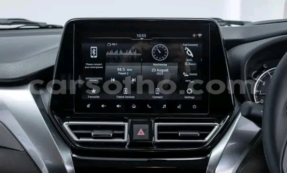 Sayi Na hannu Suzuki Forenza White Mota in Maseru a Maseru Sayi Na hannu Suzuki Forenza White Mota in Maseru a Maseru