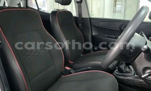 Buy Used Hyundai H1 White Car in Maseru in Maseru Buy Used Hyundai H1 White Car in Maseru in Maseru