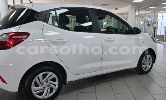 Sayi Na hannu Hyundai H1 White Mota in Maseru a Maseru Sayi Na hannu Hyundai H1 White Mota in Maseru a Maseru