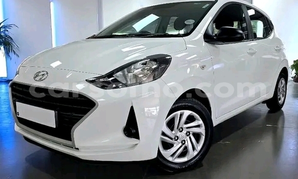 Sayi Na hannu Hyundai H1 White Mota in Maseru a Maseru Sayi Na hannu Hyundai H1 White Mota in Maseru a Maseru