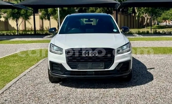 اشتري مستعمل Audi Q2 White سيارة في Maseru في Maseru