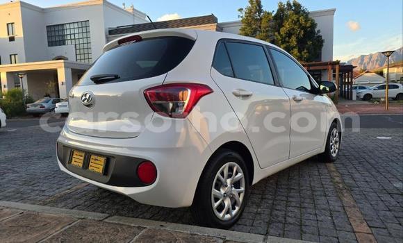 Sayi Na hannu Hyundai i10 White Mota in Maseru a Maseru Sayi Na hannu Hyundai i10 White Mota in Maseru a Maseru