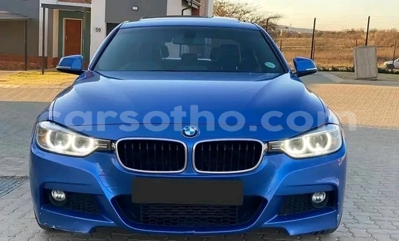 اشتري مستعمل BMW 3–Series Blue سيارة في Maseru في Maseru