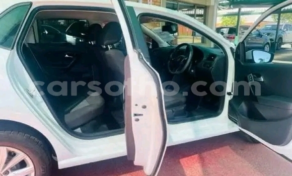 اشتري مستعمل Volkswagen Polo White سيارة في Maseru في Maseru اشتري مستعمل Volkswagen Polo White سيارة في Maseru في Maseru