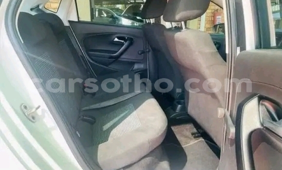 اشتري مستعمل Volkswagen Polo White سيارة في Maseru في Maseru اشتري مستعمل Volkswagen Polo White سيارة في Maseru في Maseru