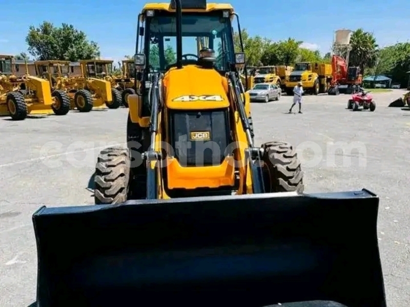 Big with watermark caterpillar 120 maseru maseru 30016