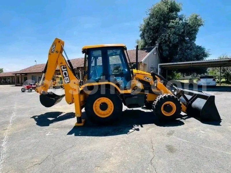 Big with watermark caterpillar 120 maseru maseru 30016