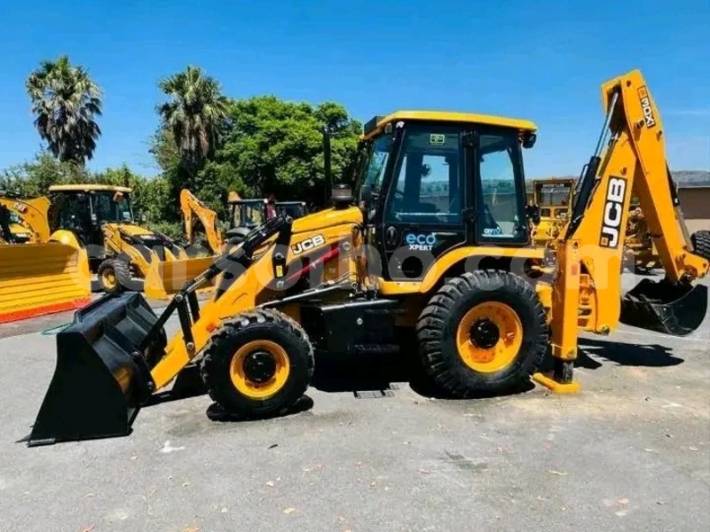 Big with watermark caterpillar 120 maseru maseru 30016