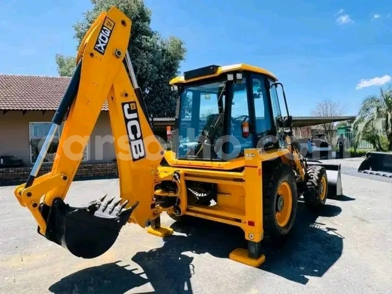 Big with watermark caterpillar 120 maseru maseru 30016