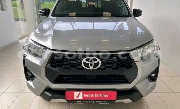 اشتري مستعمل Toyota Hilux Silver سيارة في Maseru في Maseru