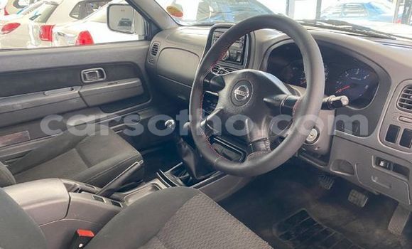 Sayi Na hannu Nissan NP 300 White Mota in Maseru a Maseru Sayi Na hannu Nissan NP 300 White Mota in Maseru a Maseru
