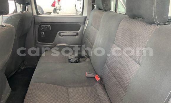 Sayi Na hannu Nissan NP 300 White Mota in Maseru a Maseru Sayi Na hannu Nissan NP 300 White Mota in Maseru a Maseru