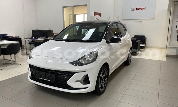 Buy Used Hyundai i10 White Car in Maseru in Maseru