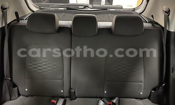 Sayi Na hannu Hyundai i10 White Mota in Maseru a Maseru Sayi Na hannu Hyundai i10 White Mota in Maseru a Maseru