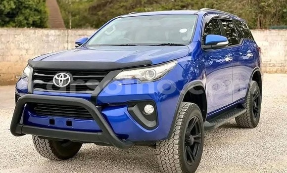 Sayi Na hannu Toyota Fortuner Blue Mota in Maseru a Maseru Sayi Na hannu Toyota Fortuner Blue Mota in Maseru a Maseru