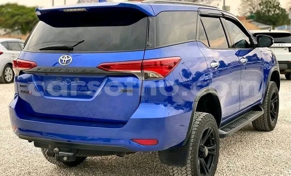Sayi Na hannu Toyota Fortuner Blue Mota in Maseru a Maseru Sayi Na hannu Toyota Fortuner Blue Mota in Maseru a Maseru