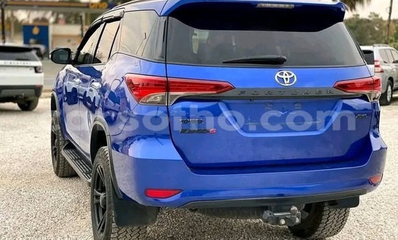 Sayi Na hannu Toyota Fortuner Blue Mota in Maseru a Maseru Sayi Na hannu Toyota Fortuner Blue Mota in Maseru a Maseru