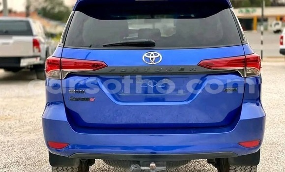 Sayi Na hannu Toyota Fortuner Blue Mota in Maseru a Maseru Sayi Na hannu Toyota Fortuner Blue Mota in Maseru a Maseru