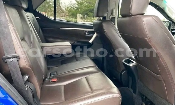 Sayi Na hannu Toyota Fortuner Blue Mota in Maseru a Maseru Sayi Na hannu Toyota Fortuner Blue Mota in Maseru a Maseru