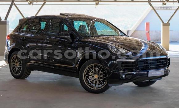 Sayi Na hannu Porsche Cayenne Black Mota in Maseru a Maseru Sayi Na hannu Porsche Cayenne Black Mota in Maseru a Maseru