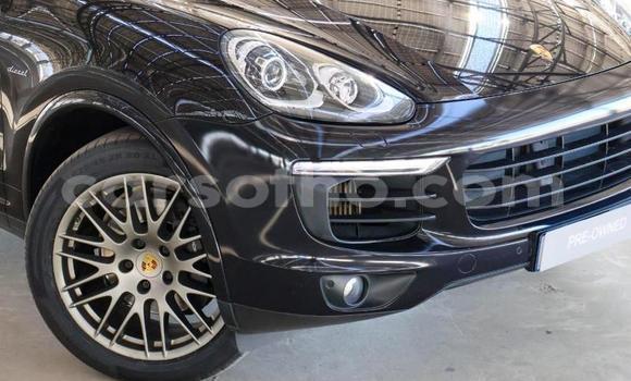 Sayi Na hannu Porsche Cayenne Black Mota in Maseru a Maseru Sayi Na hannu Porsche Cayenne Black Mota in Maseru a Maseru