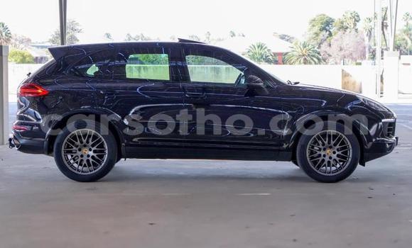 Sayi Na hannu Porsche Cayenne Black Mota in Maseru a Maseru Sayi Na hannu Porsche Cayenne Black Mota in Maseru a Maseru