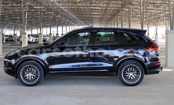 Sayi Na hannu Porsche Cayenne Black Mota in Maseru a Maseru Sayi Na hannu Porsche Cayenne Black Mota in Maseru a Maseru