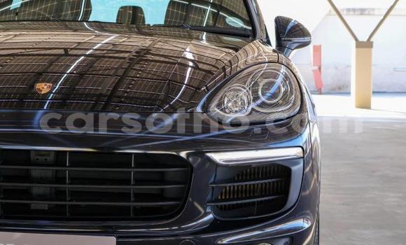 Sayi Na hannu Porsche Cayenne Black Mota in Maseru a Maseru Sayi Na hannu Porsche Cayenne Black Mota in Maseru a Maseru
