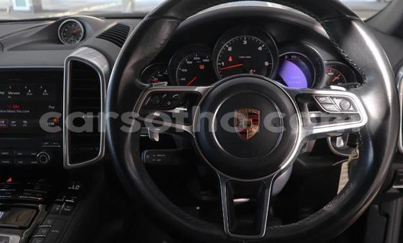 Sayi Na hannu Porsche Cayenne Black Mota in Maseru a Maseru Sayi Na hannu Porsche Cayenne Black Mota in Maseru a Maseru