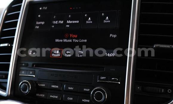 Sayi Na hannu Porsche Cayenne Black Mota in Maseru a Maseru Sayi Na hannu Porsche Cayenne Black Mota in Maseru a Maseru