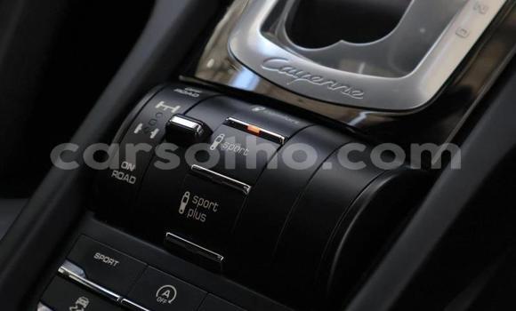 Sayi Na hannu Porsche Cayenne Black Mota in Maseru a Maseru Sayi Na hannu Porsche Cayenne Black Mota in Maseru a Maseru