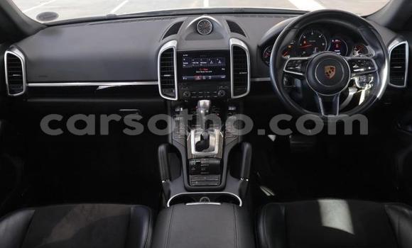 Sayi Na hannu Porsche Cayenne Black Mota in Maseru a Maseru Sayi Na hannu Porsche Cayenne Black Mota in Maseru a Maseru