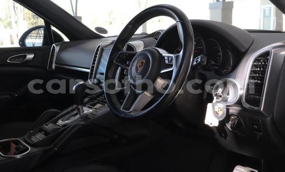 Sayi Na hannu Porsche Cayenne Black Mota in Maseru a Maseru Sayi Na hannu Porsche Cayenne Black Mota in Maseru a Maseru