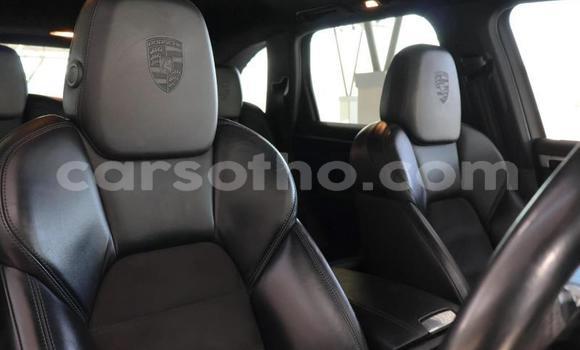 Sayi Na hannu Porsche Cayenne Black Mota in Maseru a Maseru Sayi Na hannu Porsche Cayenne Black Mota in Maseru a Maseru