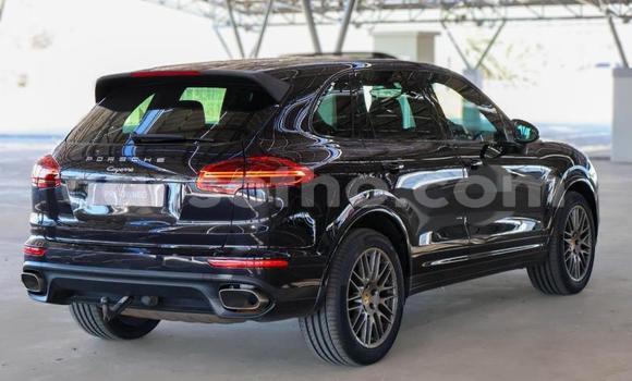 Sayi Na hannu Porsche Cayenne Black Mota in Maseru a Maseru Sayi Na hannu Porsche Cayenne Black Mota in Maseru a Maseru
