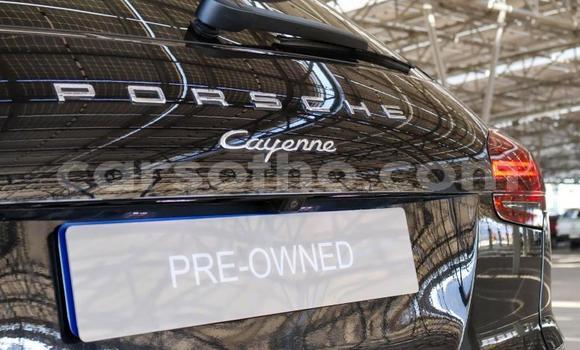 Sayi Na hannu Porsche Cayenne Black Mota in Maseru a Maseru Sayi Na hannu Porsche Cayenne Black Mota in Maseru a Maseru