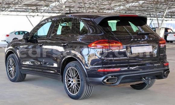 Sayi Na hannu Porsche Cayenne Black Mota in Maseru a Maseru Sayi Na hannu Porsche Cayenne Black Mota in Maseru a Maseru