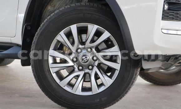 Sayi Na hannu Toyota Fortuner White Mota in Maseru a Maseru Sayi Na hannu Toyota Fortuner White Mota in Maseru a Maseru