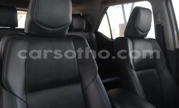 Sayi Na hannu Toyota Fortuner White Mota in Maseru a Maseru Sayi Na hannu Toyota Fortuner White Mota in Maseru a Maseru