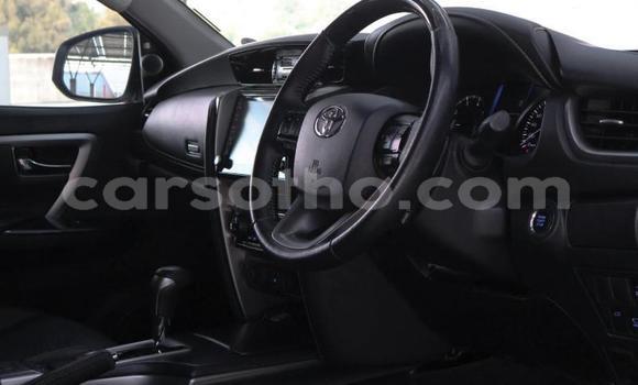 Sayi Na hannu Toyota Fortuner White Mota in Maseru a Maseru Sayi Na hannu Toyota Fortuner White Mota in Maseru a Maseru