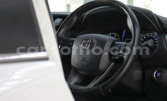Sayi Na hannu Toyota Fortuner White Mota in Maseru a Maseru Sayi Na hannu Toyota Fortuner White Mota in Maseru a Maseru