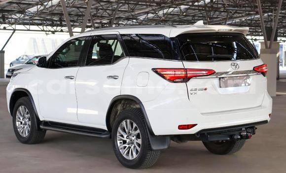 Sayi Na hannu Toyota Fortuner White Mota in Maseru a Maseru Sayi Na hannu Toyota Fortuner White Mota in Maseru a Maseru