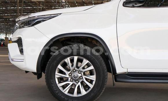 Sayi Na hannu Toyota Fortuner White Mota in Maseru a Maseru Sayi Na hannu Toyota Fortuner White Mota in Maseru a Maseru