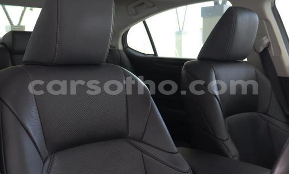 Sayi Na hannu Lexus ES White Mota in Maseru a Maseru Sayi Na hannu Lexus ES White Mota in Maseru a Maseru