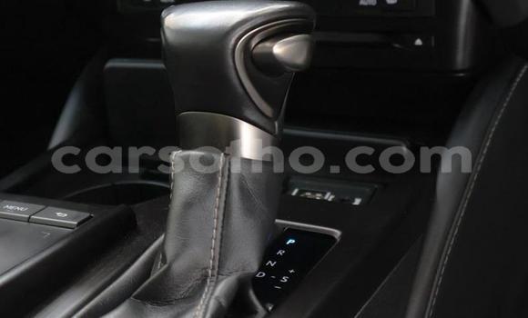 Sayi Na hannu Lexus ES White Mota in Maseru a Maseru Sayi Na hannu Lexus ES White Mota in Maseru a Maseru