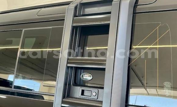 Sayi Na hannu Land Rover Defender Blue Mota in Maseru a Maseru Sayi Na hannu Land Rover Defender Blue Mota in Maseru a Maseru