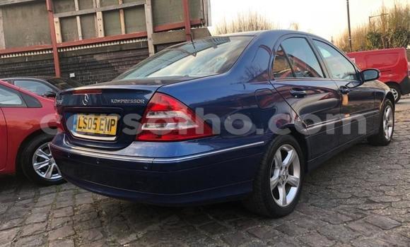 Sayi Na hannu Mercedes-Benz C–Class Blue Mota in Butha–Buthe a Thaba-Tseka Sayi Na hannu Mercedes-Benz C–Class Blue Mota in Butha–Buthe a Thaba-Tseka