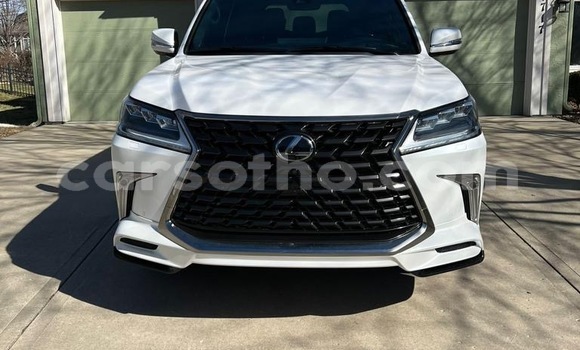 Sayi Na hannu Lexus LX 570 White Mota in Butha Buthe a Butha-Buthe Sayi Na hannu Lexus LX 570 White Mota in Butha Buthe a Butha-Buthe