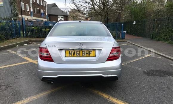 Sayi Na hannu Mercedes-Benz C–Class Silver Mota in Mafeteng a Mafeteng Sayi Na hannu Mercedes-Benz C–Class Silver Mota in Mafeteng a Mafeteng